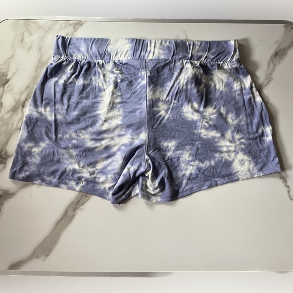 NWT Wildfox shorts w/ matching scrunchie in “Smokey Blue Tie Dye” - Picture 5 of 6